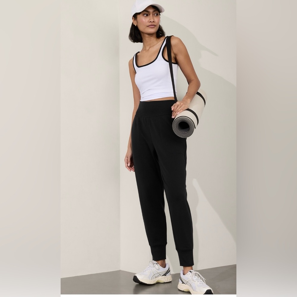 NWT-Athleta Black Coaster Luxe Jogger, Medium Tall